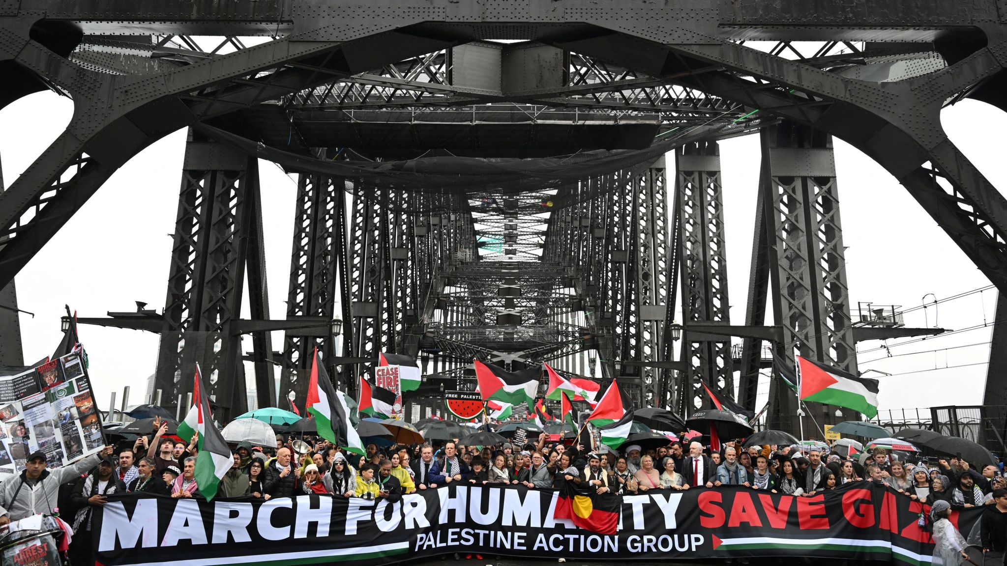 Pro-Palestine demonstration shuts down Sydney Harbour Bridge