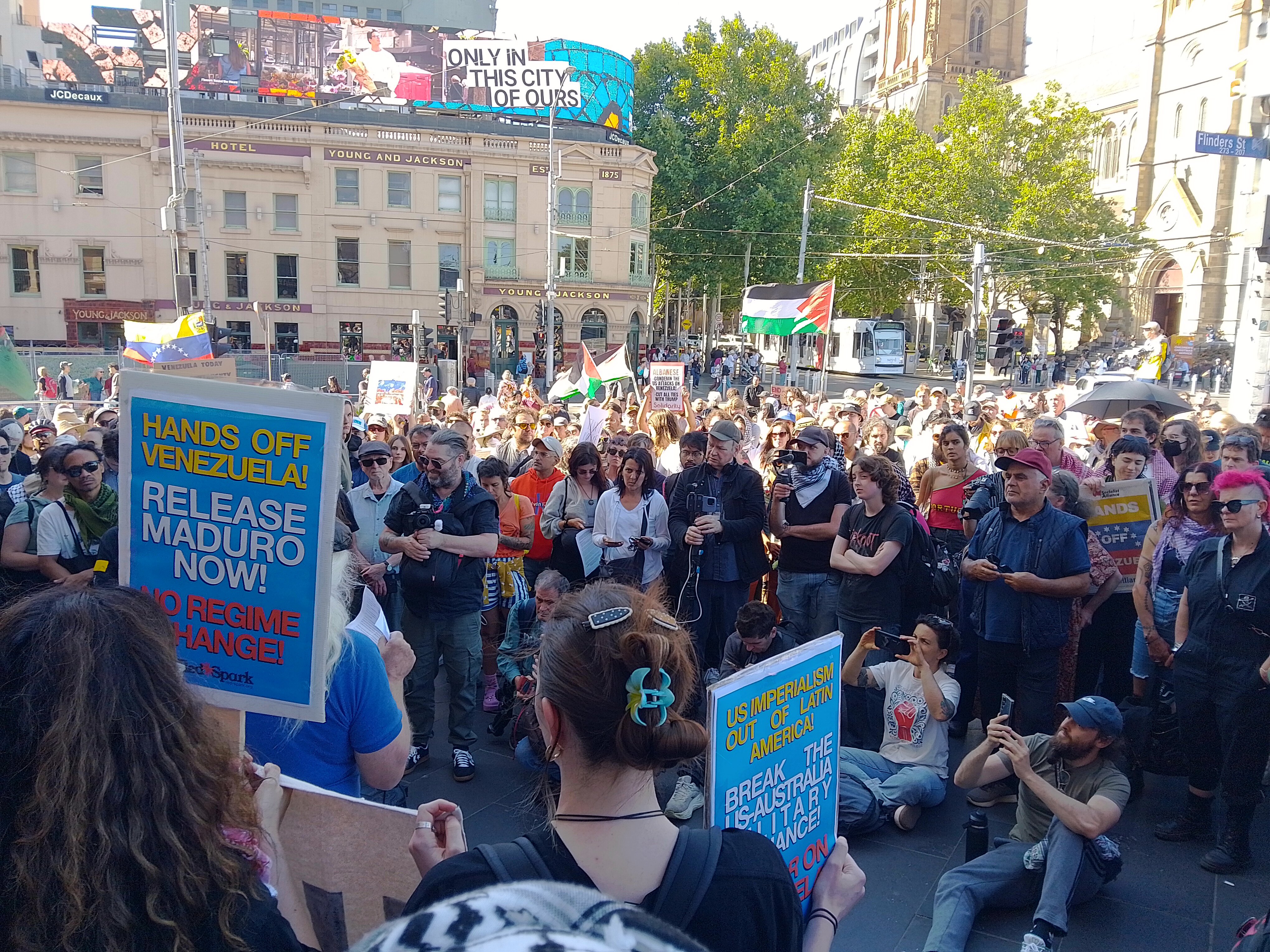 The Socialist Party Should Withdraw Its Attack on the Venezuelan Leadership: An Open Letter